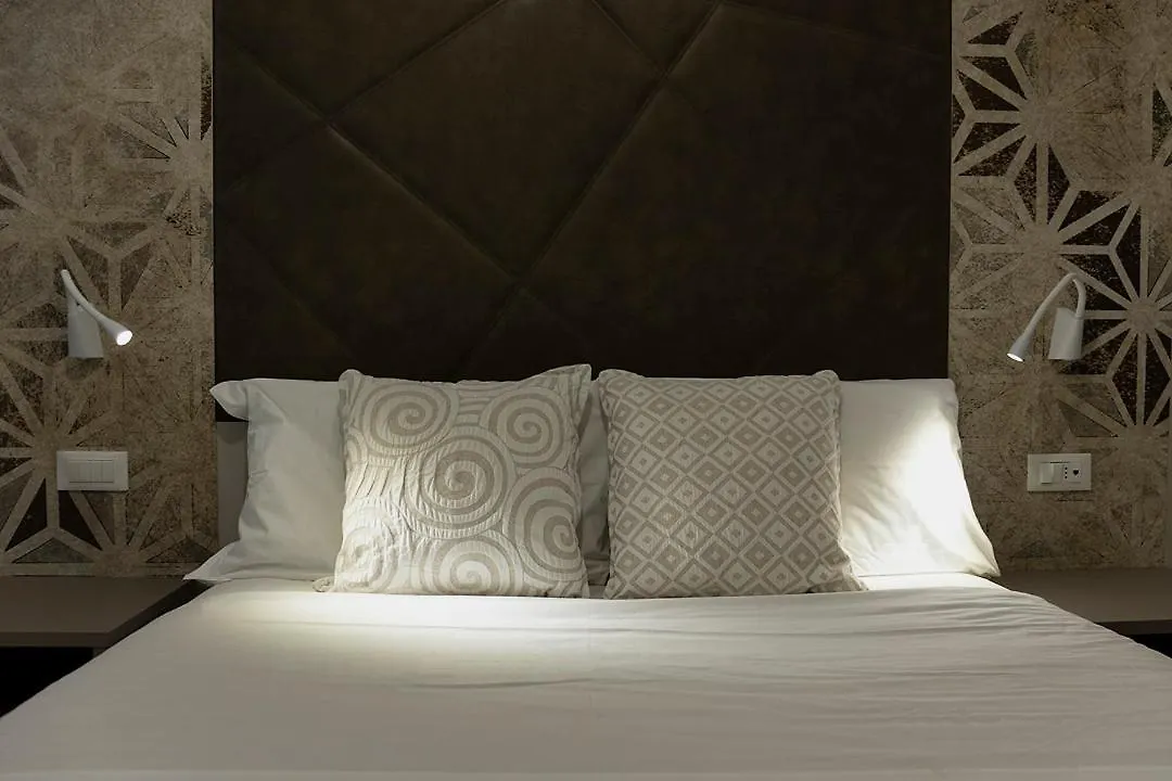 ***  Hotel All'Orologio 3 Stelle Superior Каорле Италия